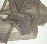 Een echte showstopper is deze kamerhoge inbetween Pecq met zilver lurex garen