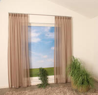 Borja is een vlamwerende basic voile vitrage met een rijke uitstraling