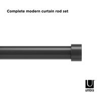 De Cappa gordijnroede van Umbra is super stylish uit en door de metalen finish oogt deze modern en klassiek tegelijk