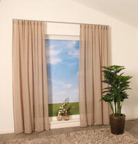 Braine heeft een rijke, jacquard-achtige uitstraling en daardoor verfijnt deze kamerhoge inbetween ieder interieur