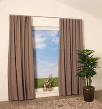 Met deze tijdloze en elegante bouclé gordijnstof is Ombret een trendy een veelzijdig overgordijn met een unieke textuur