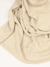 Met overgordijn Oppagne, die een subtiele bouclé effect heeft, creëer je een warme sfeer in huis