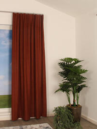 Caldera is een tijdloos overgordijn met grover geweven garens en een subtiele glans