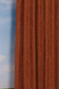 Jalhay is een kamerhoge overgordijnstof die een oase van luxe en comfort biedt aan elke ruimte