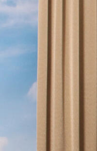 Overgordijn Sophis brons, dat een beetje op goud lijkt, is een rijkglanzende overgordijnstof