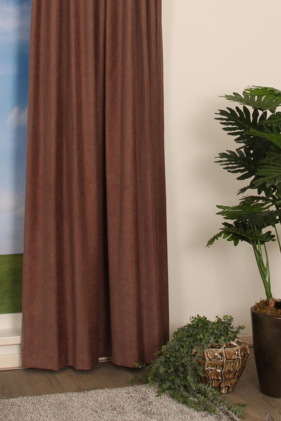 Siena FR is een brandvertragende dim-out overgordijnstof en is daardoor zowel particulier als zakelijk een ideaal gordijn