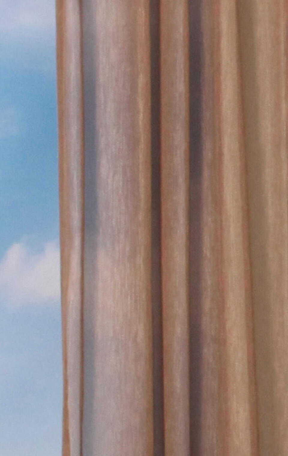 Met vitrage Tredos haal je een echte aanwinst in huis! Deze transparant geeft echt karakter aan je interieur