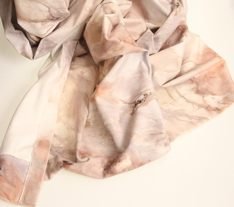 Mallabia is een vlamvertragende velourskwaliteit in natuurlijke en rijke kleuren