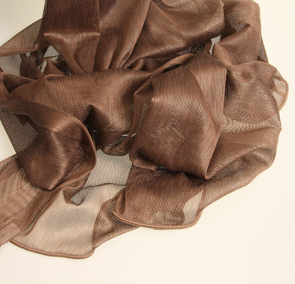 Met vitrage Tredos haal je een echte aanwinst in huis! Deze transparant geeft echt karakter aan je interieur