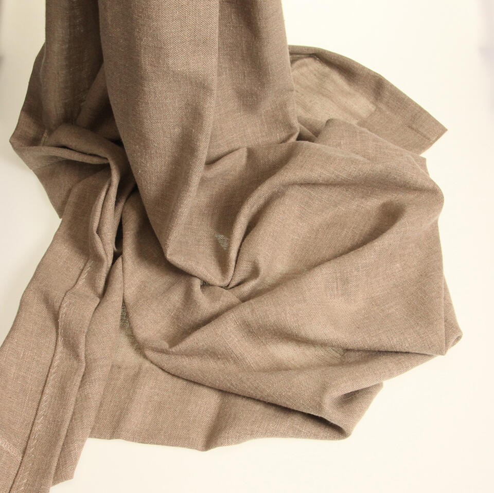 Met deze charmante linnenlook overgordijn Savic kun je in elk interieur uit de voeten