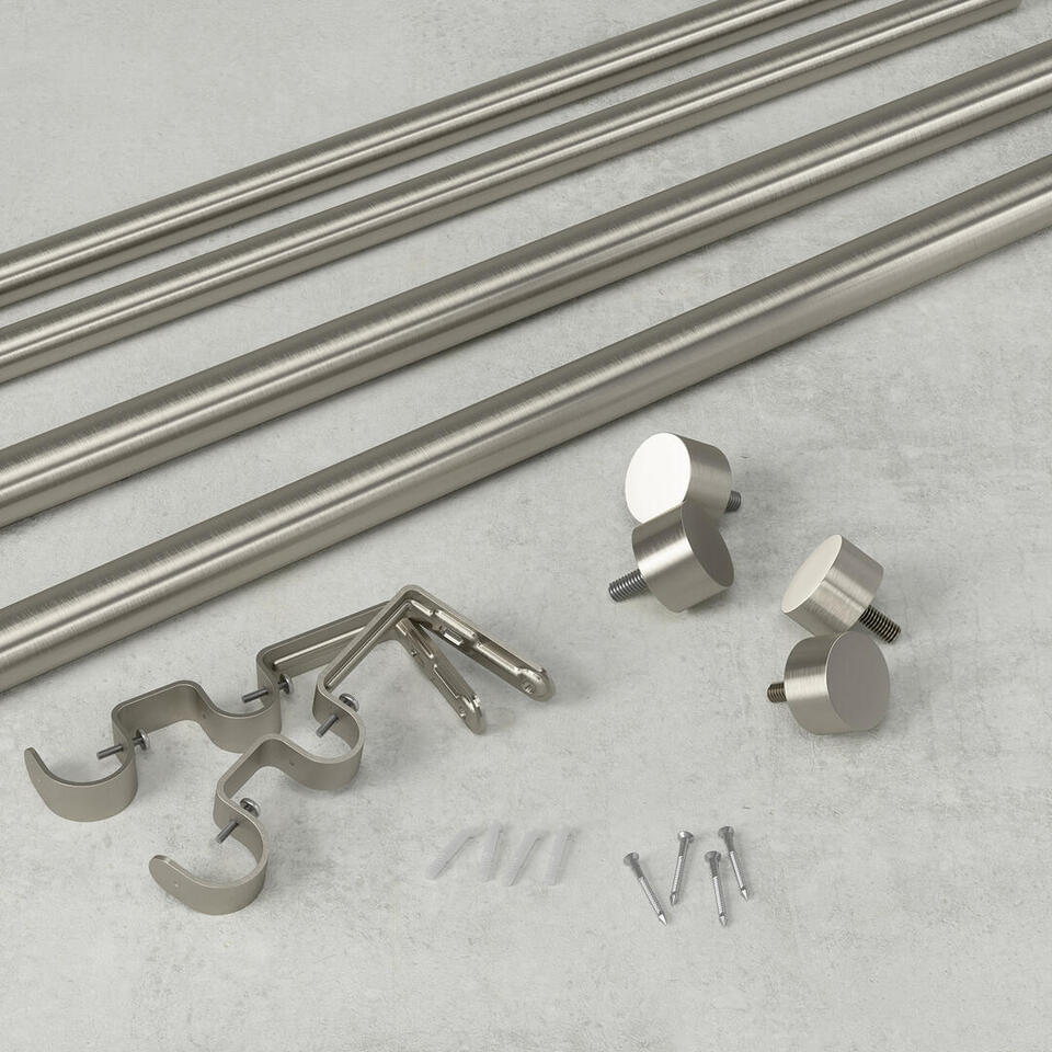 De Cappa gordijnroede van Umbra heeft een metalen finish waardoor deze modern en klassiek oogt