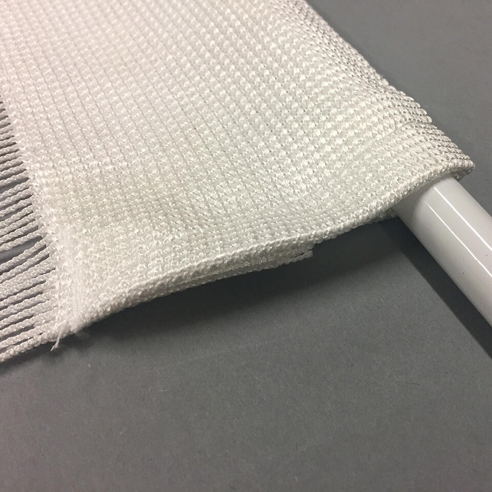 Wit koordgordijn met een afmeting van 300x250 cm